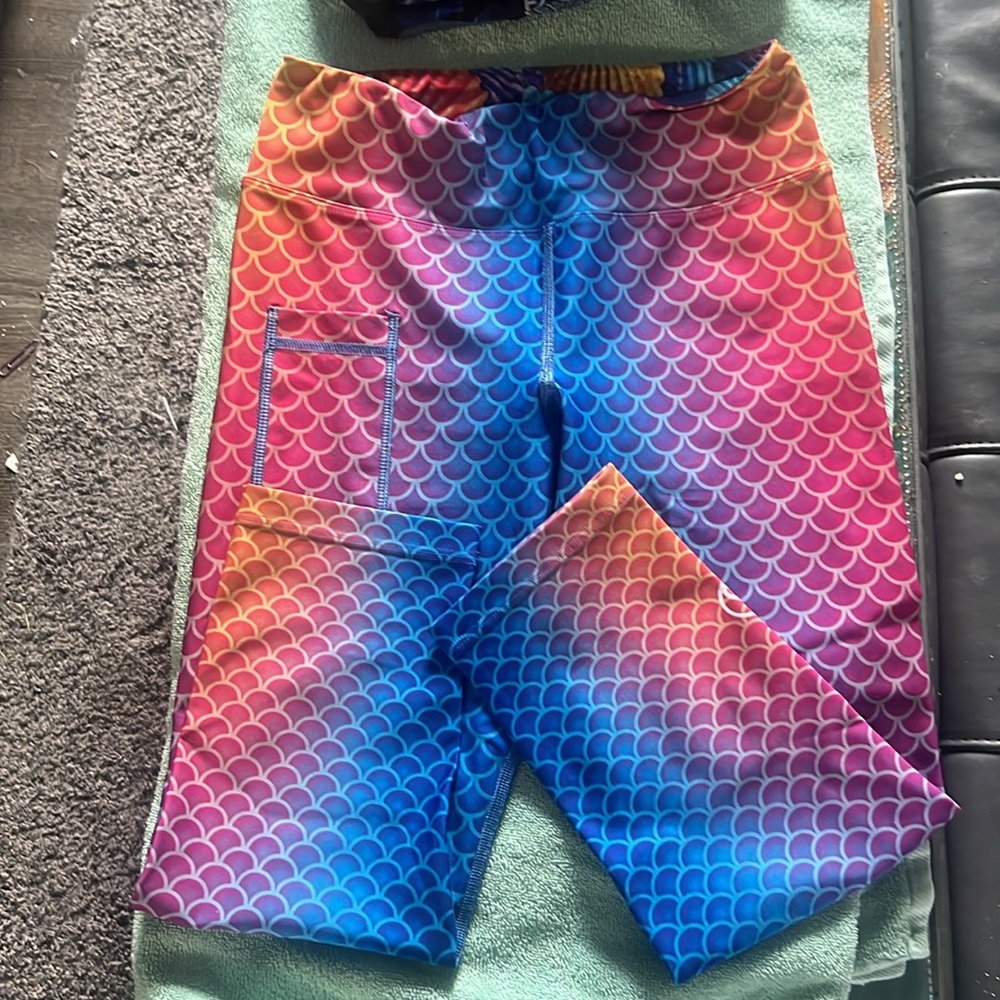 InkNBurn capris - Picture 2 of 4